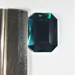 40x30mm Vintage Emerald Green Flat Back Octagon Acrylic Gemstones - 10pcs - Image 3